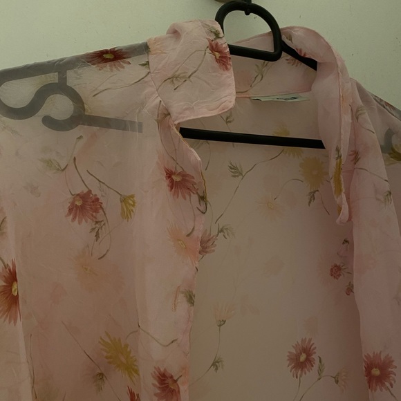 Sheer pink floral button up - Picture 4 of 4